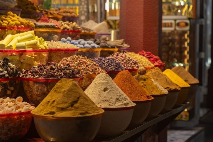 What to Eat in Dubai: A Food Guide for First-Time Visitors