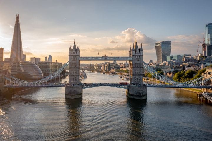 14-Day UK Solo Signature Itinerary from Melbourne: London, Bath, York & Edinburgh