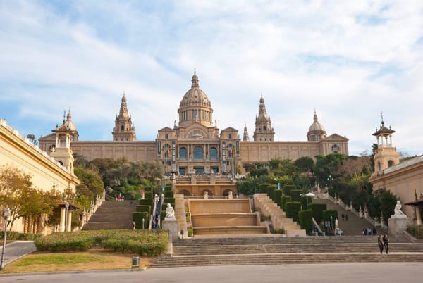 Top Activities to Do in Barcelona: A Travey Club Travel Guide