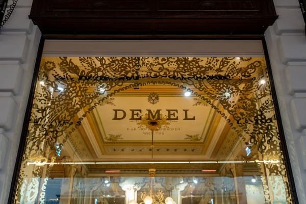 Top Foods to Eat in Vienna: A Travey Club Guide to the City’s Best Bites