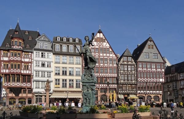 Top Areas to Stay in Frankfurt: A Travey Club Guide